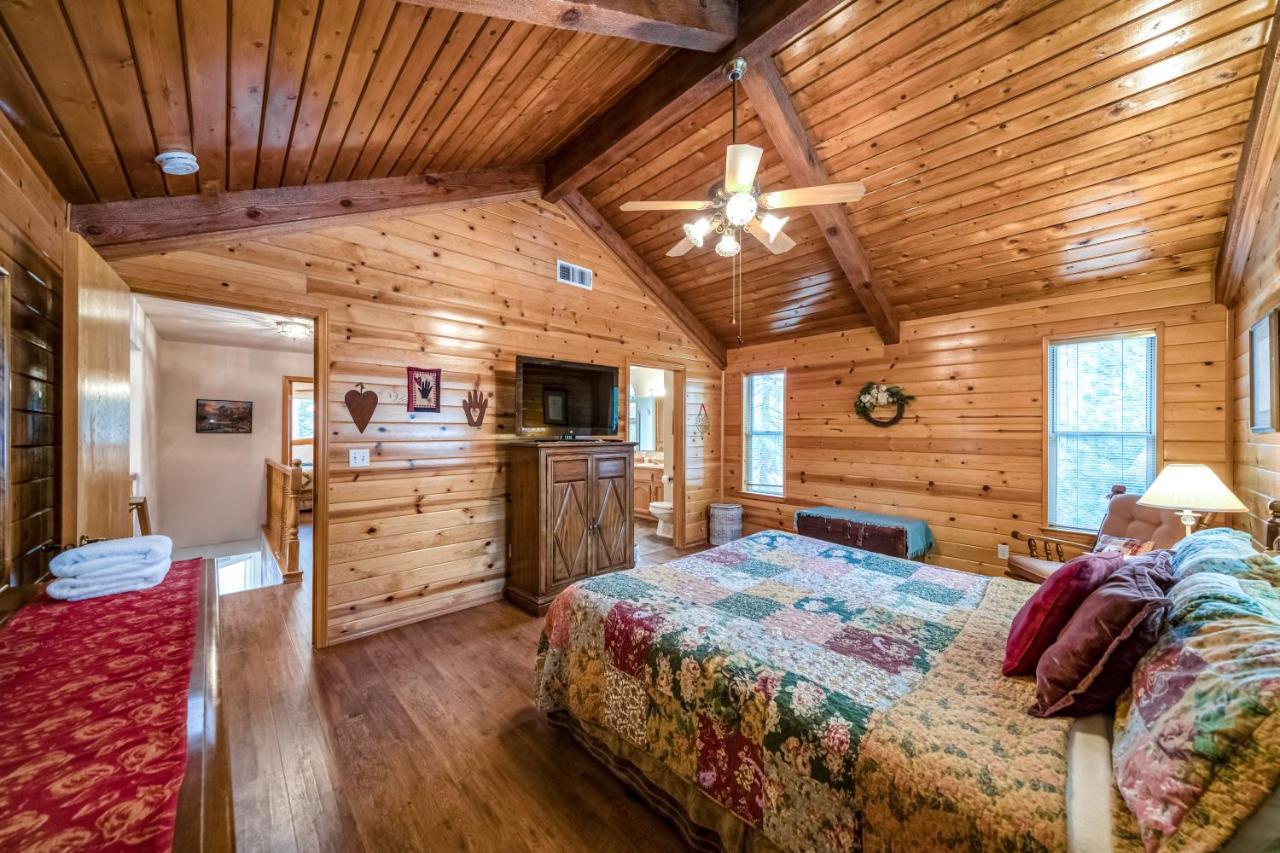 Black Bear Cabin Бас Лейк Екстериор снимка